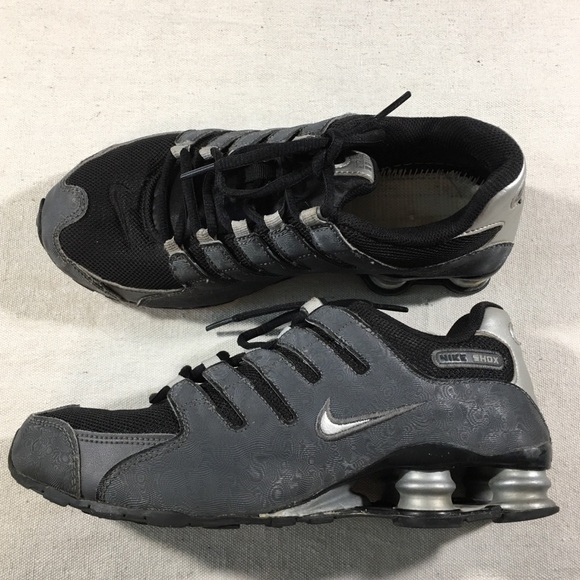 black nike shox youth